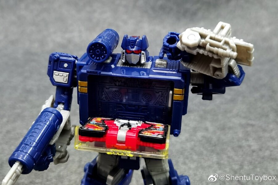 Netflix Transformers WFC Soundwave, Ravage & Laserbeak 3 Pack  (4 of 9)